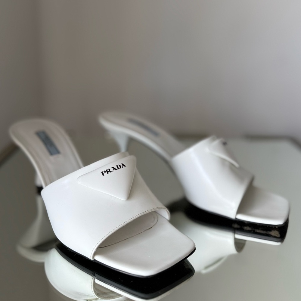 EUC PRADA Leather sandals $1,100 39 - Picture 6 of 13